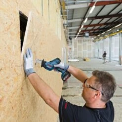 Bosch Professional Akku-Säbelsäge GSA 18 V-LI C Solo Mit 4 Säbelsägeblättern -Elektrowerkzeuge gsa18vlic trockenbau 0168